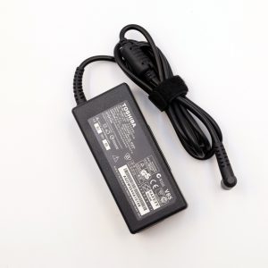 TOSHIBA 19V3.42A 5.5 X2.5